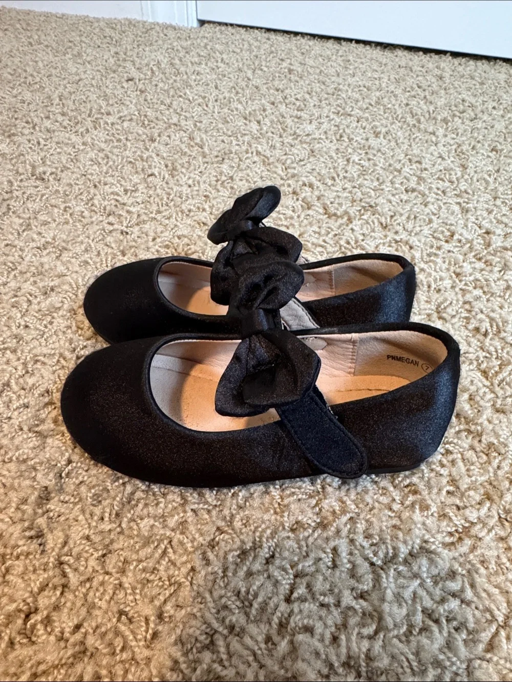 Black Bow Girls' Mary Jane Dress Shoes by